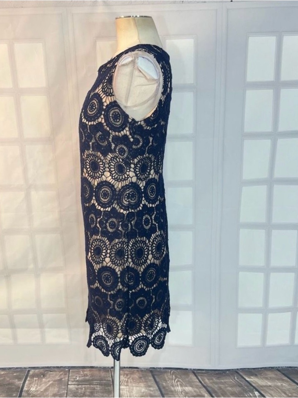 Eliza J Sleeveless Navy Lace Nude-Lined Sheath Overlay Dress Size 4 NWOT - Picture 6 of 10